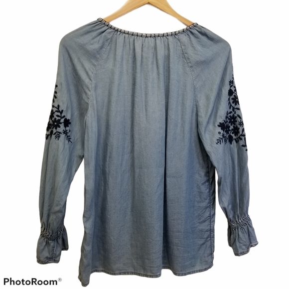 Gap Embroidered Chambray Top - Picture 2 of 4